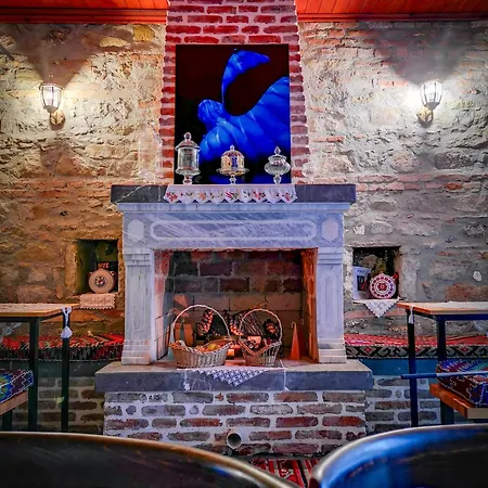 Domus Hotel *